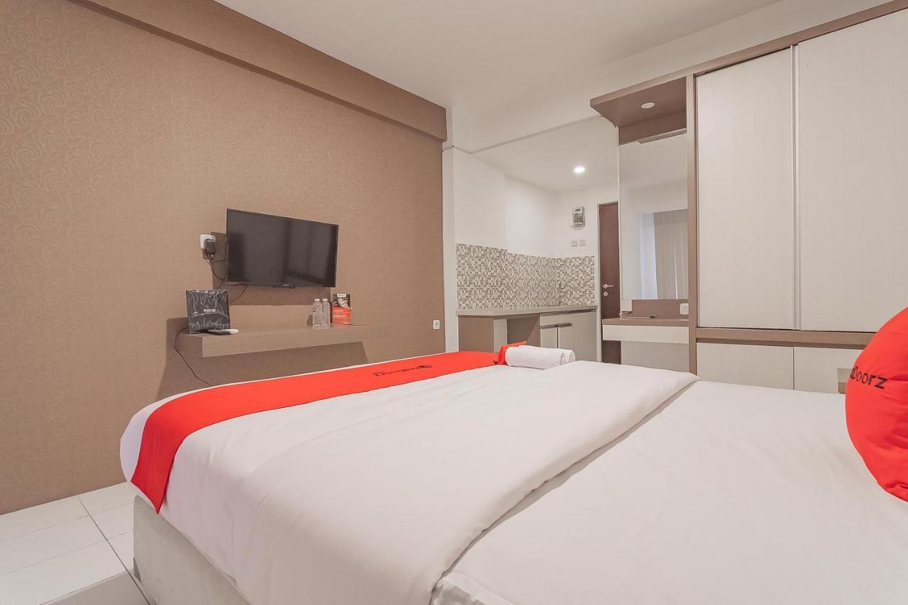 Reddoorz Apartment @ Emerald Towers Бандунг Экстерьер фото
