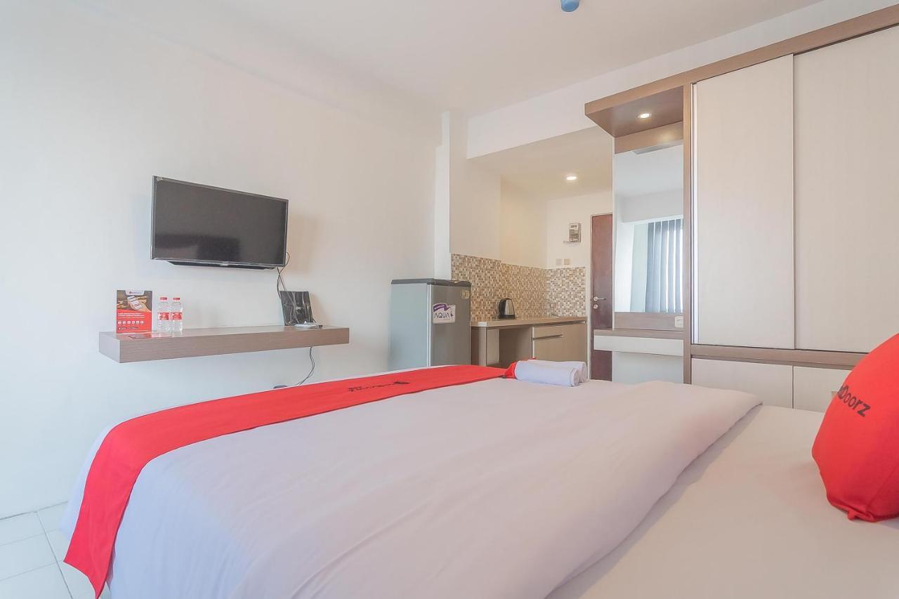 Reddoorz Apartment @ Emerald Towers Бандунг Экстерьер фото